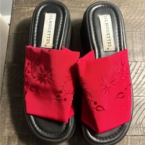 Silhouette Women's Vibrant Red Floral Sandals